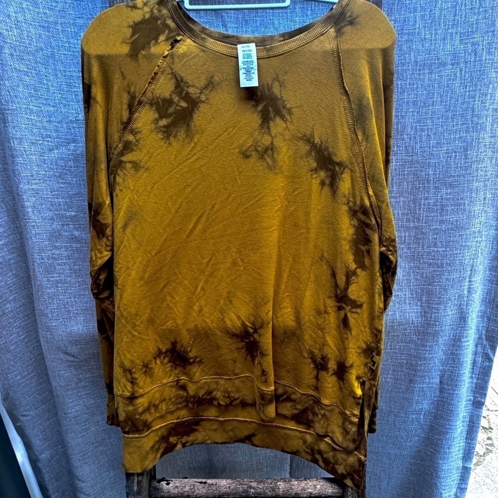 Joy Lab Women's Activewear Sweatshirt Size L Yellow Tie Dye Pullover Crew Neck